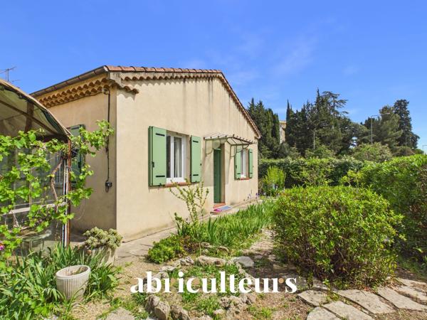 Charmante maison de plain-pied de 80 m² habitables Jardin de 522 m² Cannes La Bocca