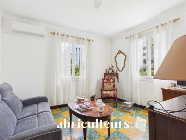 Charmante maison de plain-pied de 80 m² habitables Jardin de 522 m² Cannes La Bocca