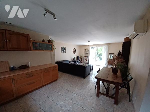 Maison de plain-pied – 3 chambres – Terrain 985m² – Eyguières (campagne)