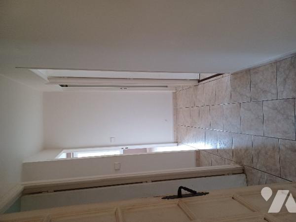 Maison de plain-pied – 3 chambres – Terrain 985m² – Eyguières (campagne)