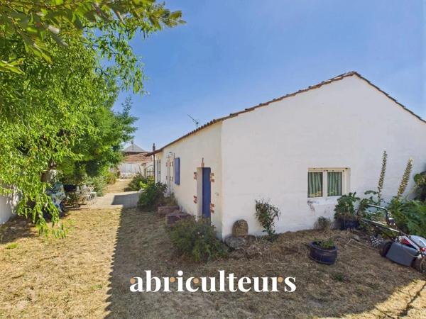 BIENS À VENDRE SUR TERRAIN CLOS CENTRE-VILLE LA BARRE DE MONTS
