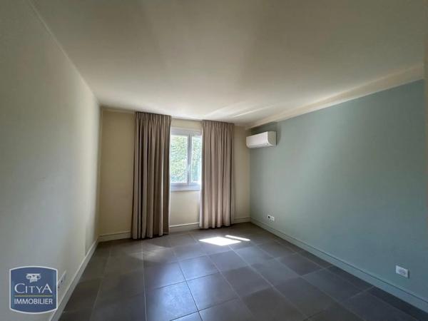 Appartement à louer 2 pièces 46.2m² Menton (06500)