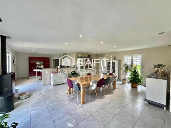 Propriété de 137m2 dans un hameau avec 1 hectare de terrain proche de la Roche sur Yon