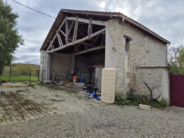 Tocane-Saint-Apre (24350) Maison à vendre de 120 m² Dordogne - Périgueux - Ribérac - Tocane - Dépendances - Potentiel profession