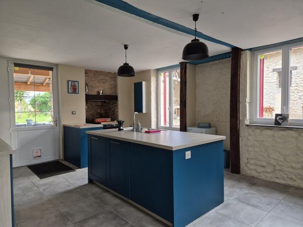 Tocane-Saint-Apre (24350) Maison à vendre de 120 m² Dordogne - Périgueux - Ribérac - Tocane - Dépendances - Potentiel profession