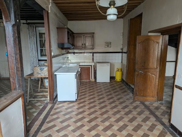 Grande maison de bourg à rénover !
