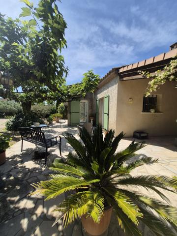 Eyragues (13630) *** SOUS COMPROMIS *** - EYRAGUES (13630) - MAISON DE PLAIN-PIED SUR BEAU TERRAIN A PIED DU VILLAGE