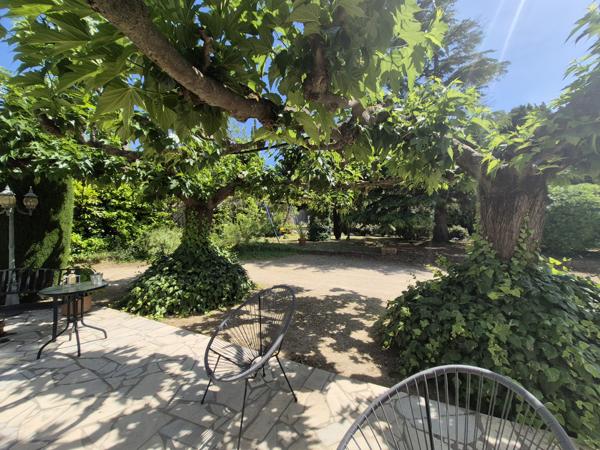 Eyragues (13630) *** SOUS COMPROMIS *** - EYRAGUES (13630) - MAISON DE PLAIN-PIED SUR BEAU TERRAIN A PIED DU VILLAGE