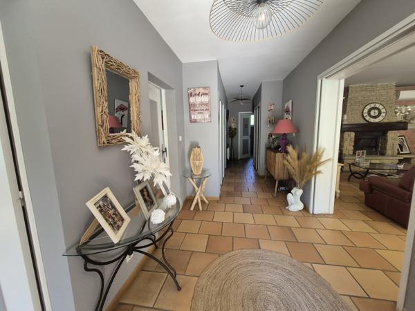 Eyragues (13630) *** SOUS COMPROMIS *** - EYRAGUES (13630) - MAISON DE PLAIN-PIED SUR BEAU TERRAIN A PIED DU VILLAGE