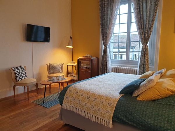Vente maison bourgeoise 265 m² 10 Pièces Châlus