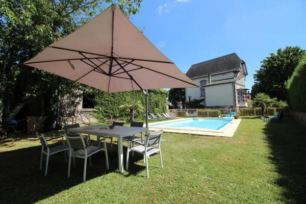 Vente maison bourgeoise 265 m² 10 Pièces Châlus