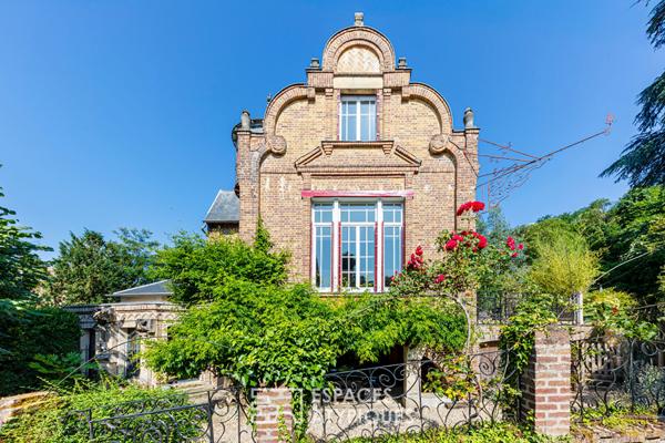 Lumières et histoires pour cet ancien atelier d’artiste à Saint Prix