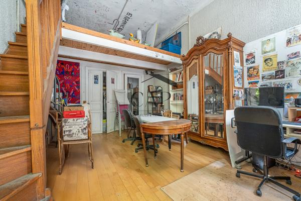 Marseille (13006) Ensemble atypique de 176 m² Carrez avec cour intérieure – maison, studio et atelier – 13006