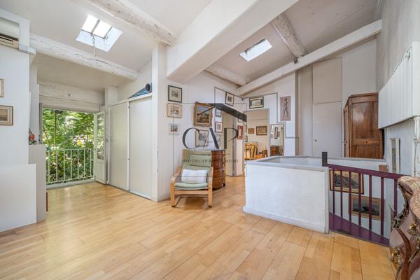 Marseille (13006) Ensemble atypique de 176 m² Carrez avec cour intérieure – maison, studio et atelier – 13006