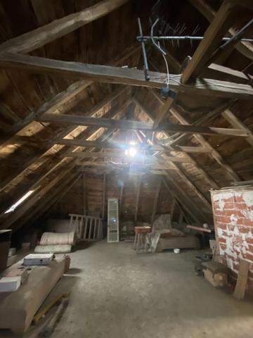 Rare: Bel ensemble immobilier  dans village pittoresque Maison et dépendances