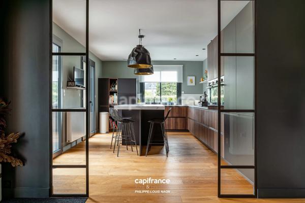 SUPERBE MAISON CONTEMPORAINE À 5 MINUTES DE LA RÉPUBLIQUE
