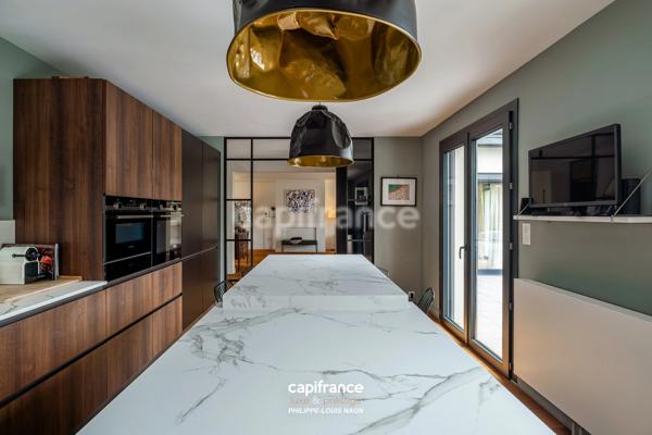 SUPERBE MAISON CONTEMPORAINE À 5 MINUTES DE LA RÉPUBLIQUE