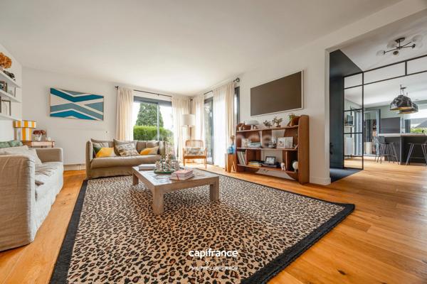 SUPERBE MAISON CONTEMPORAINE À 5 MINUTES DE LA RÉPUBLIQUE