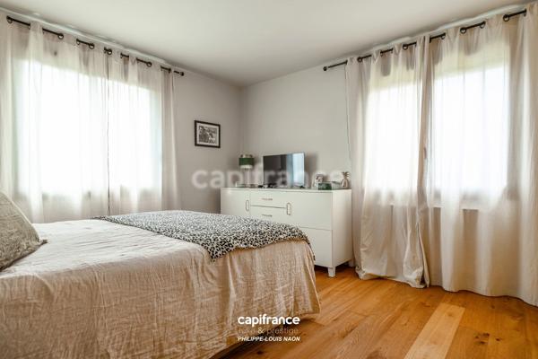 SUPERBE MAISON CONTEMPORAINE À 5 MINUTES DE LA RÉPUBLIQUE