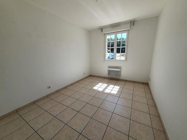 Maison Ecommoy 98 m² - 3 chambres- Jardin et garage