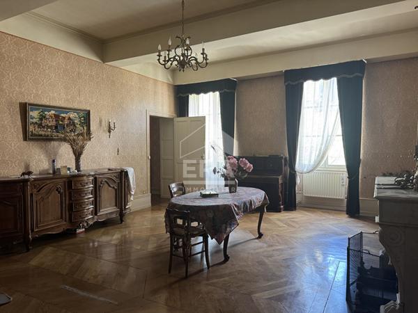 ENSEMBLE IMMOBILIER À RÉNOVER - 4 T3 + GRENIER AMÉNAGEABLE - FORT POTENTIEL