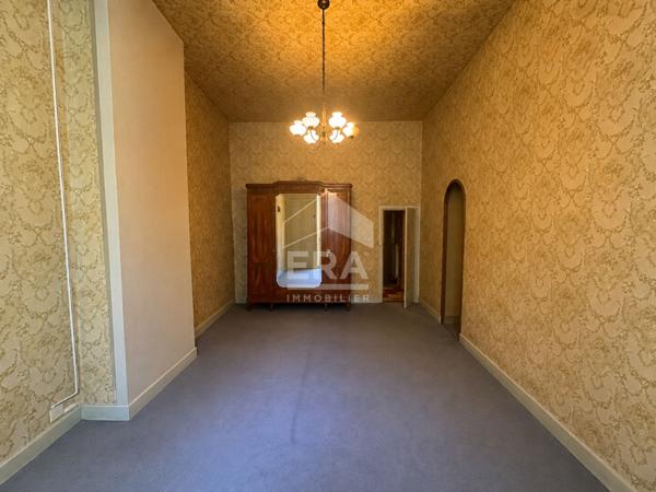 ENSEMBLE IMMOBILIER À RÉNOVER - 4 T3 + GRENIER AMÉNAGEABLE - FORT POTENTIEL