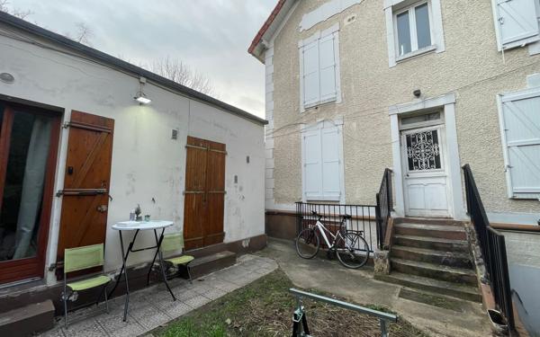 Immeuble à vendre    18 pièces • 191,53 m2 Saint-Maur-des-Fossés