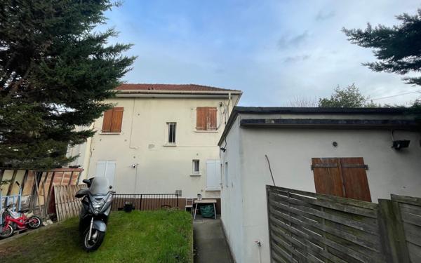 Immeuble à vendre    18 pièces • 191,53 m2 Saint-Maur-des-Fossés
