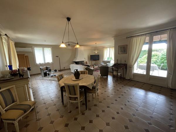 Castelmaurou (31180) Villa de 195m2, T5 + bureau, sous-sol complet, jardin de 5000m2