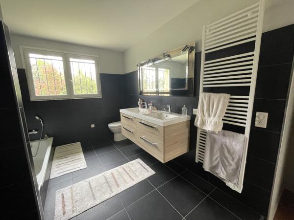 Castelmaurou (31180) Villa de 195m2, T5 + bureau, sous-sol complet, jardin de 5000m2