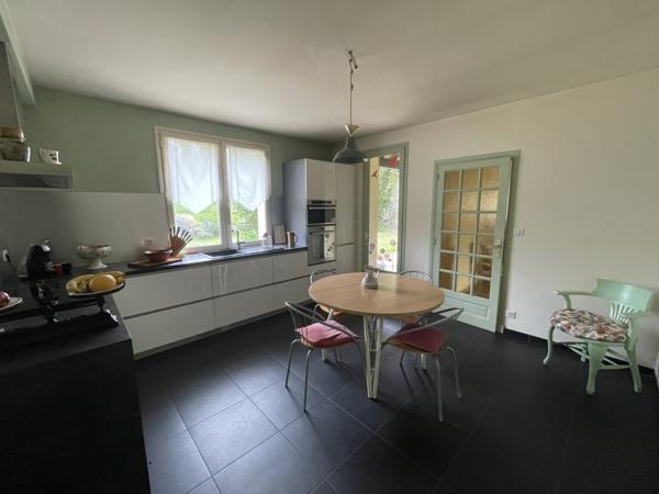 Castelmaurou (31180) Villa de 195m2, T5 + bureau, sous-sol complet, jardin de 5000m2