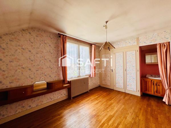 MAISON CENTRE-VILLE BRESSUIRE 127 M2