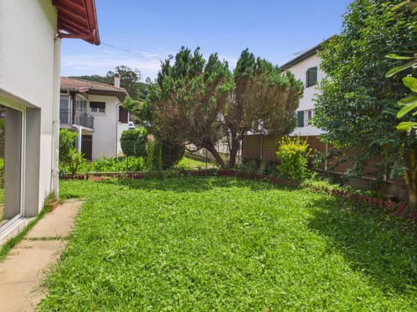 Hasparren - Maison à Vendre -  Centre-ville