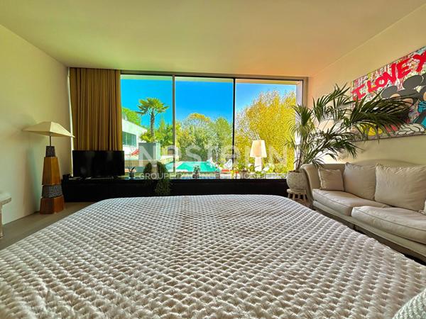 Villa d'exception de 286 m² à Bièvres par Studio KO architectes. Luxe, lumière et nature en parfaite harmonie