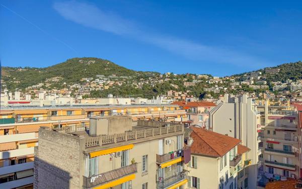 Appartement à vendre    3 pièces • 113 m2 Nice