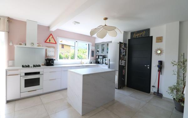 Maison à vendre    5 pièces • 102,39 m2 La Roche-sur-Foron