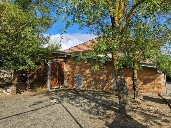 Saint-Cricq (32430) – Dépôt Commercial / Grange à Aménager – Idéal Artisan, Entreprise ou Profession Libérale