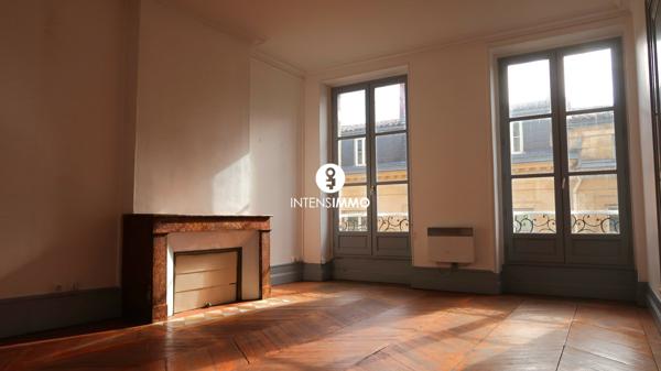 Appartement 5 pièces - 137m² - Bordeaux - Saint Pierre 493 500 € f t