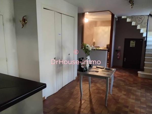 Commerce à vendre 18 pièces de 900 m²