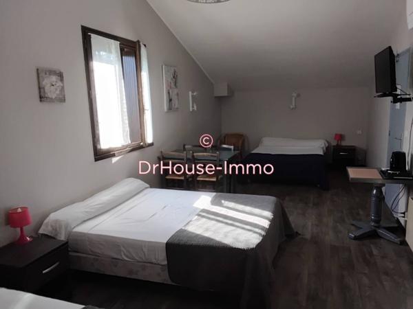 Commerce à vendre 18 pièces de 900 m²