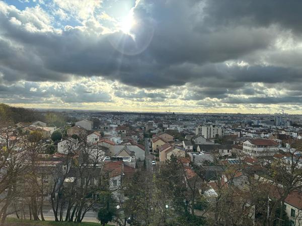 À vendre : Appartement lumineux de 3 pièces avec vue panoramique sur Paris à Bagnolet !