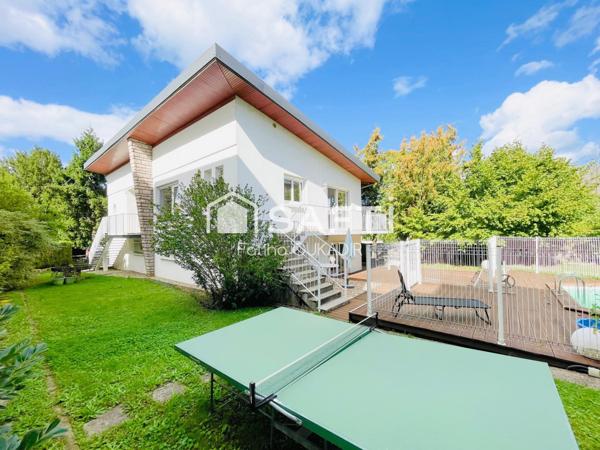 Belle propriété au style californien avec piscine sur parcelle de 1 022 m² à Rombas