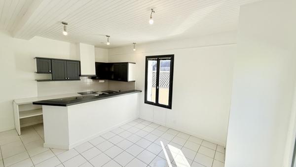 Maison à louer |  Couze-et-St-Front |  3 pièces | 124 m²
