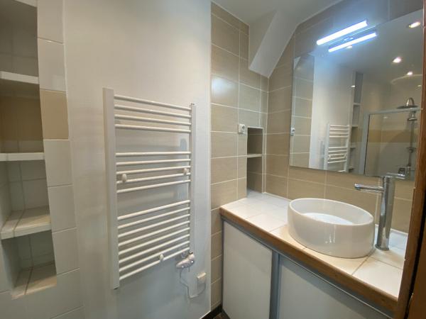 DOUTRE - T3 MEUBLE DISPONIBLE DE SUITE