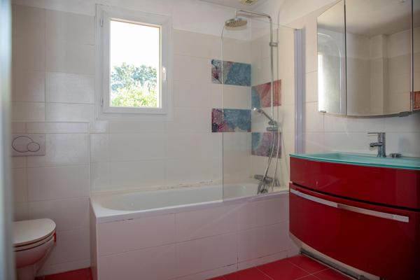 Belle maison 104 m2 - 4 chambres - Garage - DPE "D"