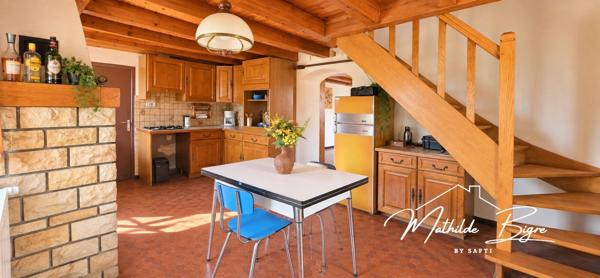Jolie maison en pierre, dépendances et potentiel !
