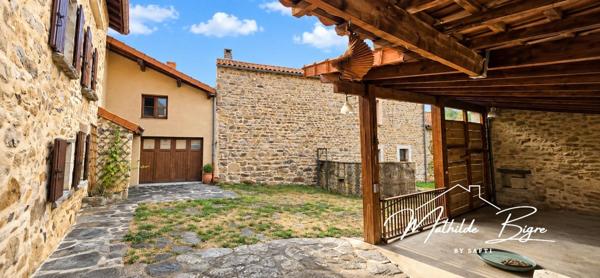 Jolie maison en pierre, dépendances et potentiel !