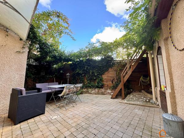 Maison de ville, 5 chambres sans travaux !