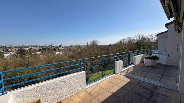 Appartement T5 avec terrasse et garage