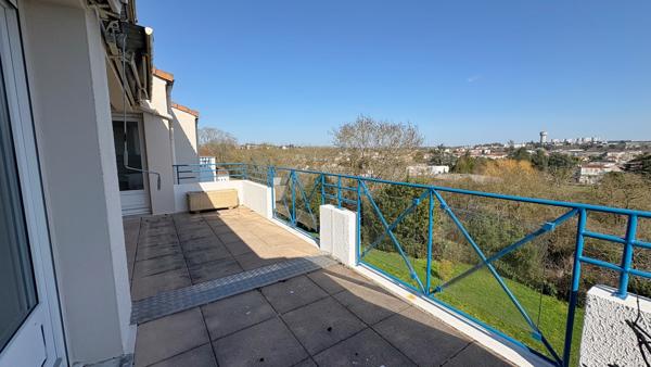 Appartement T5 avec terrasse et garage